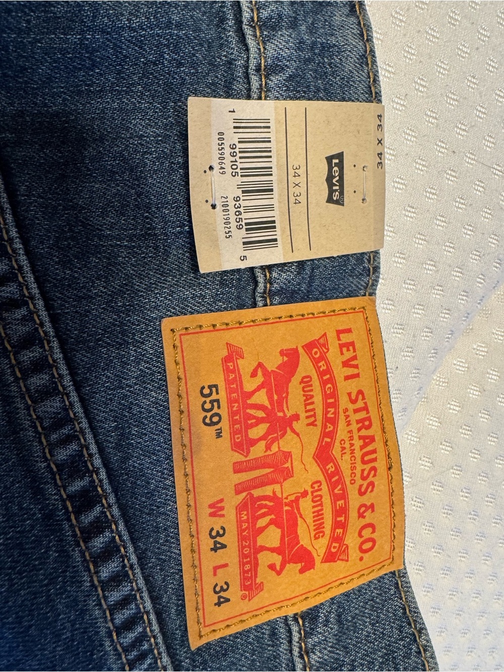 Levi's 559 Relaxed Straight Jeans in Denim Blue with Leather Patch
